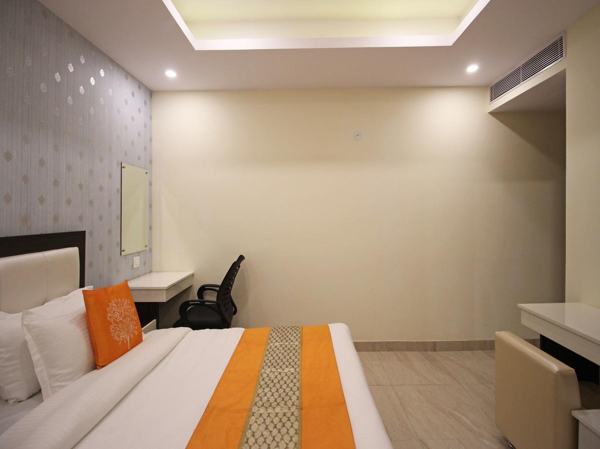 Oyo 8132 Hotel Kukreja Dehradun Esterno foto