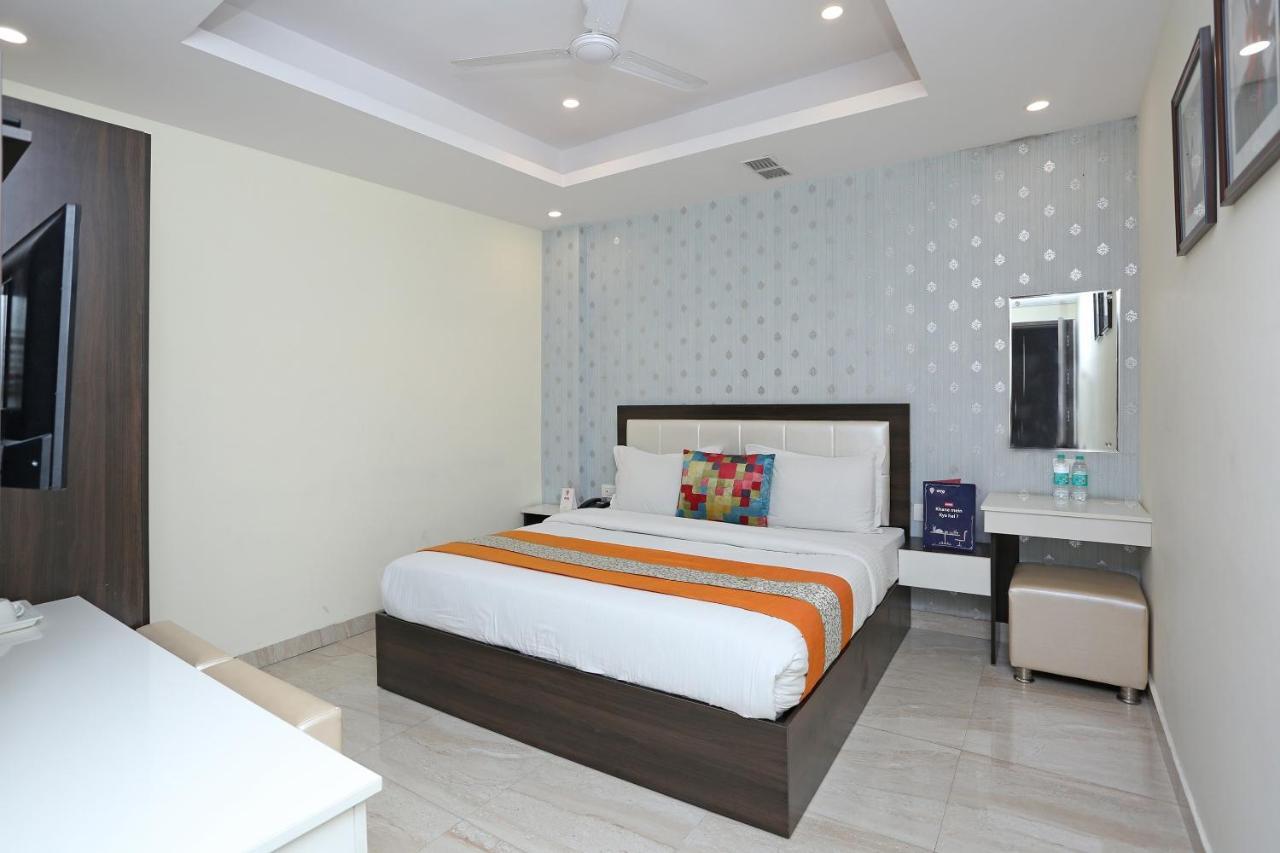 Oyo 8132 Hotel Kukreja Dehradun Esterno foto