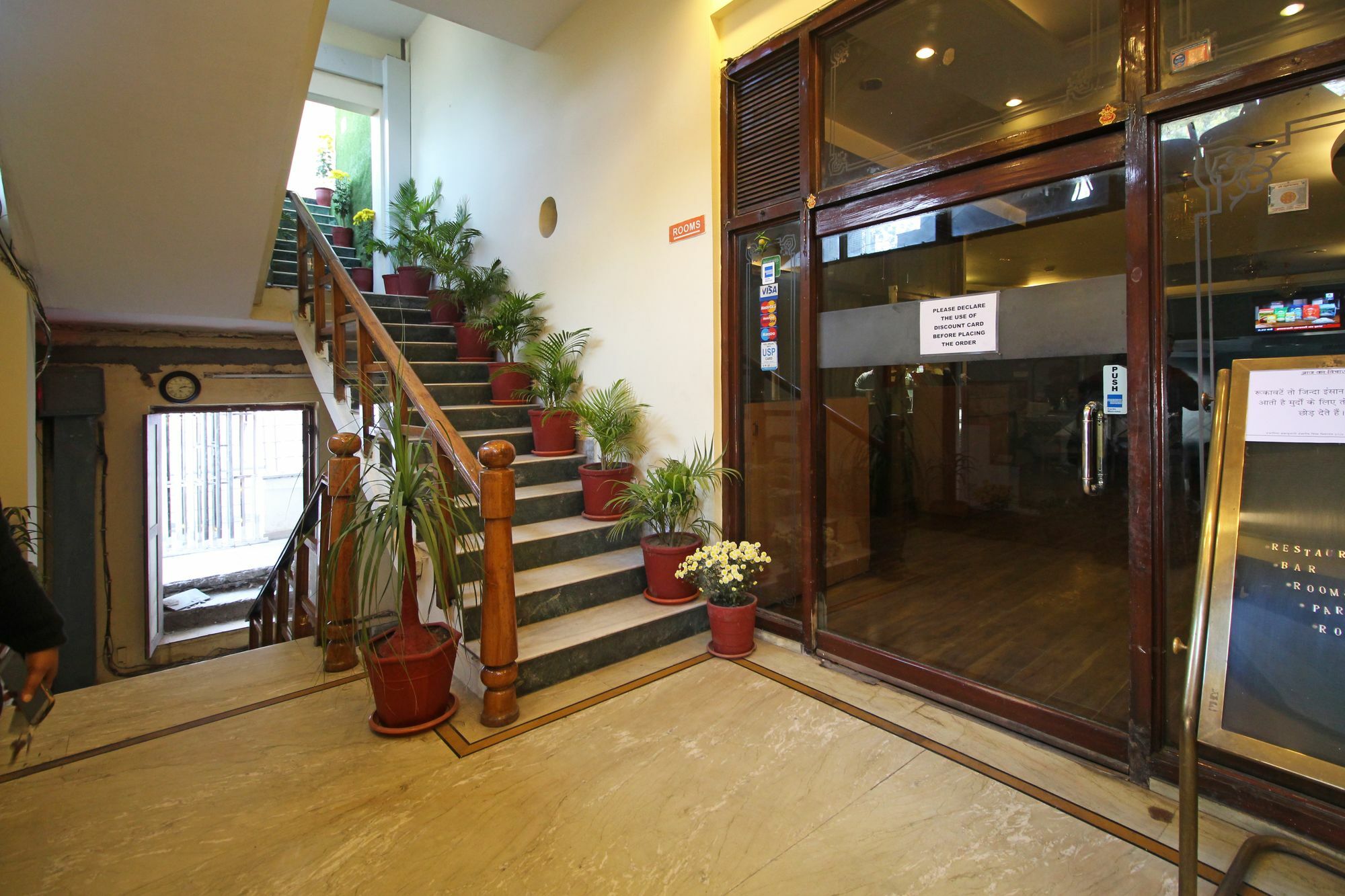 Oyo 8132 Hotel Kukreja Dehradun Esterno foto